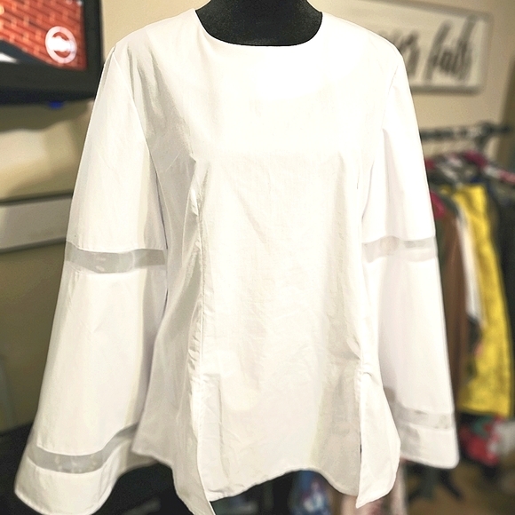 White Blouse - Picture 2 of 12